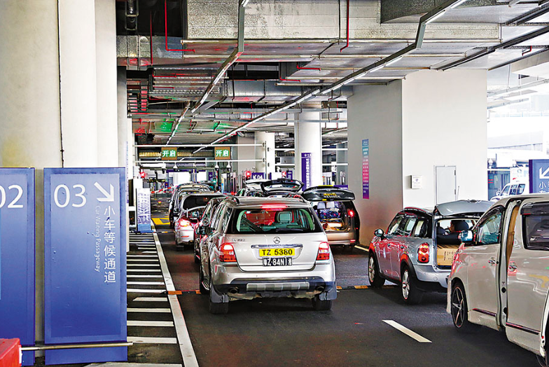 車輛經港珠澳大橋珠海口岸入境珠海